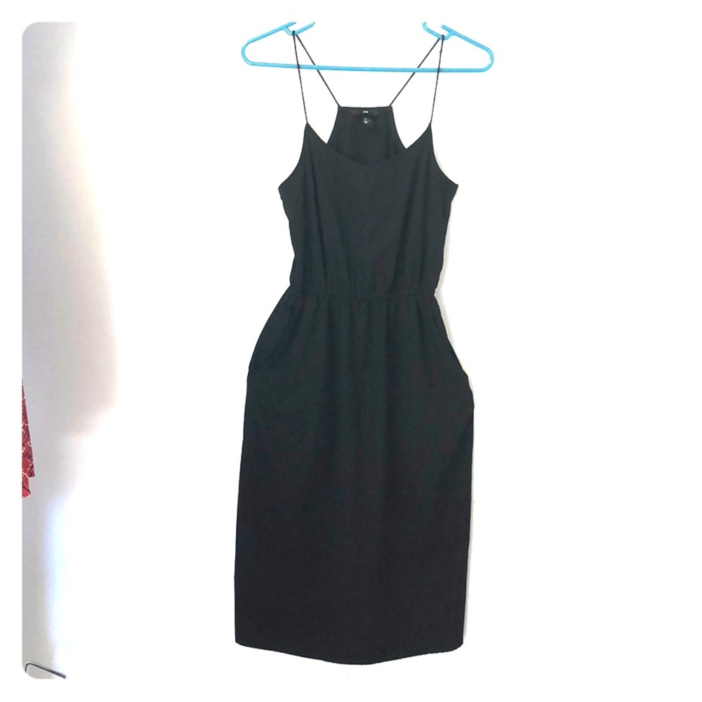 H&M’s black dress